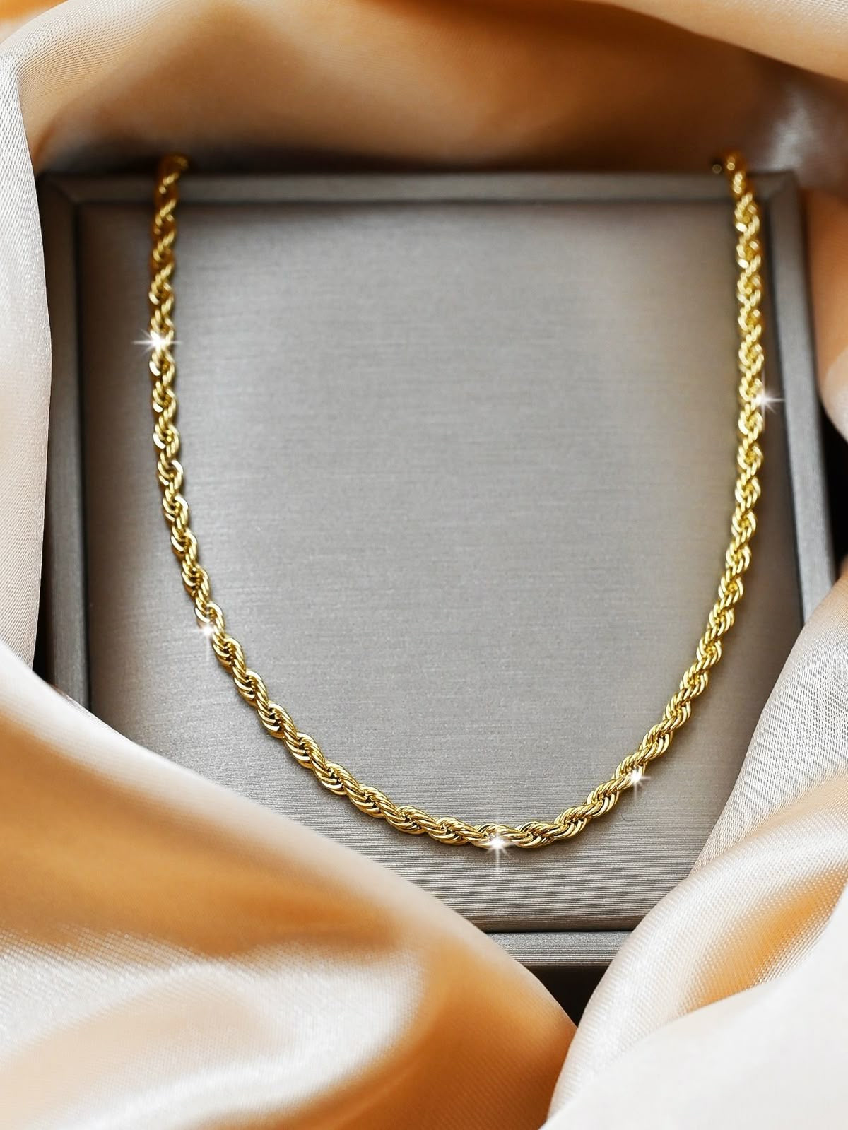 Rope necklace