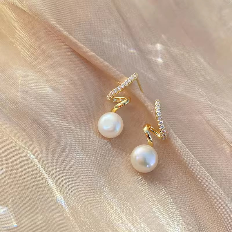 Pearl Whirl Earrings ✨