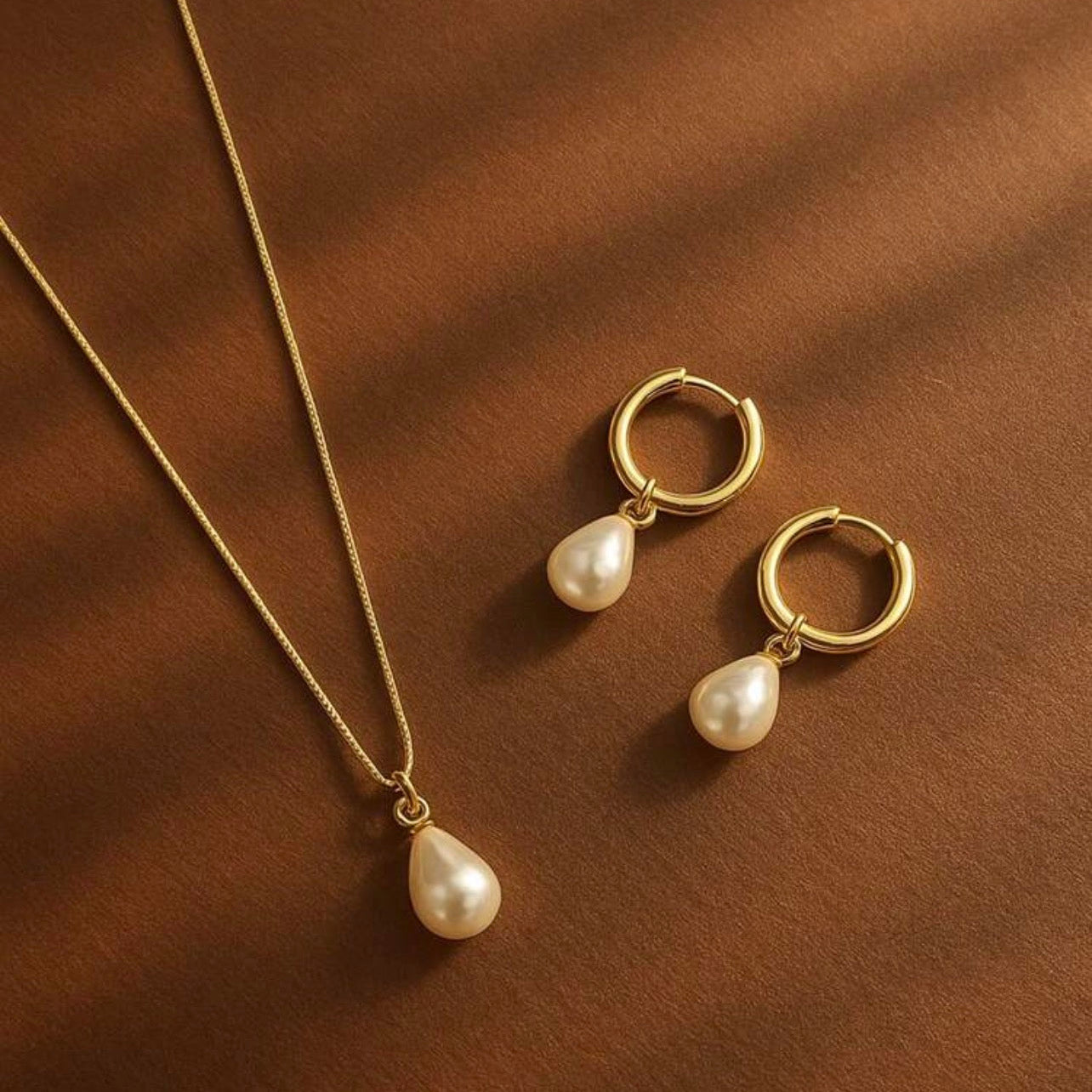 Tear Drop Pearl Set