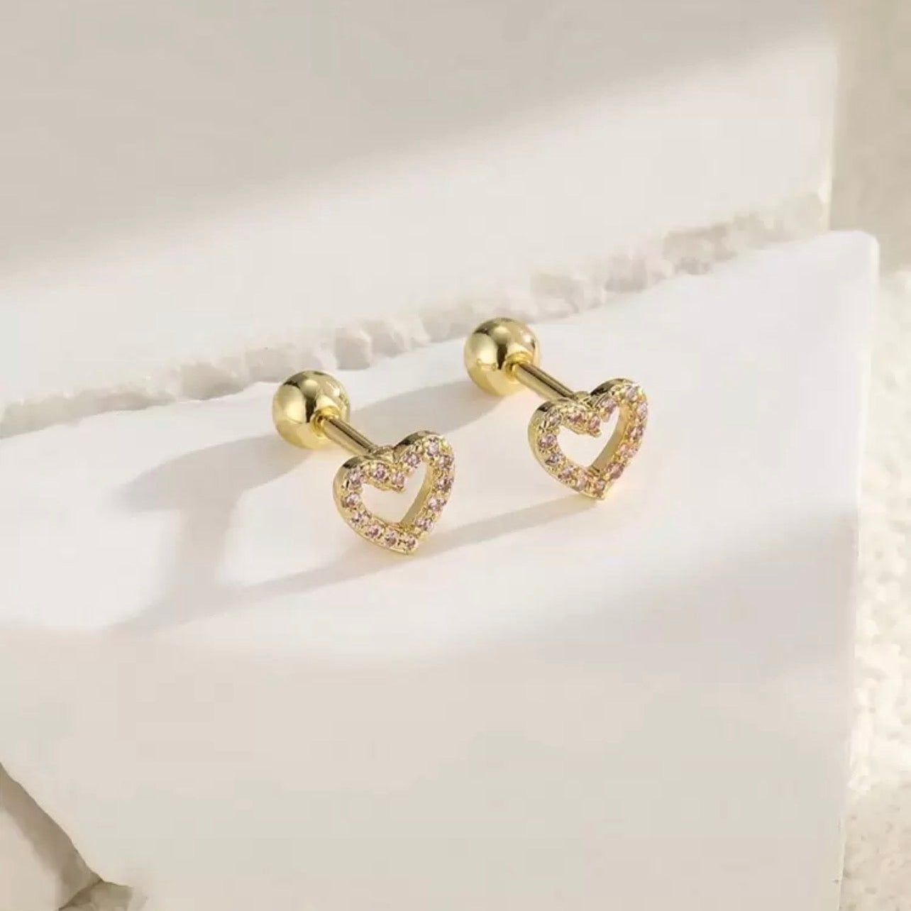 Heart Screwback Ear Studs