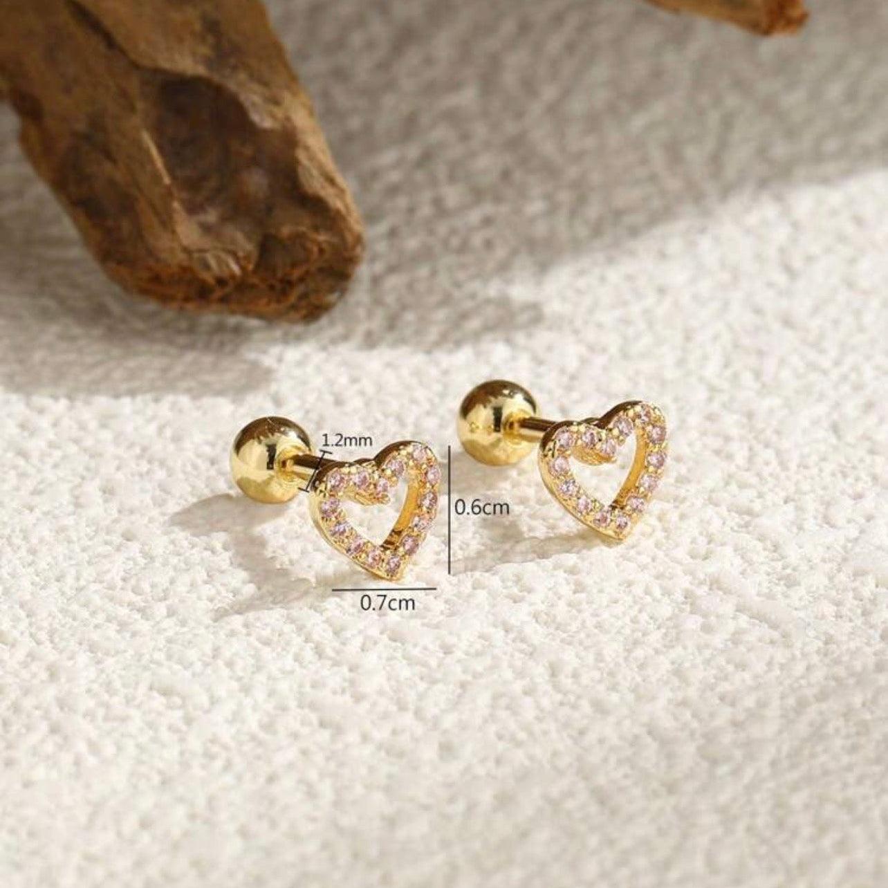 Heart Screwback Ear Studs